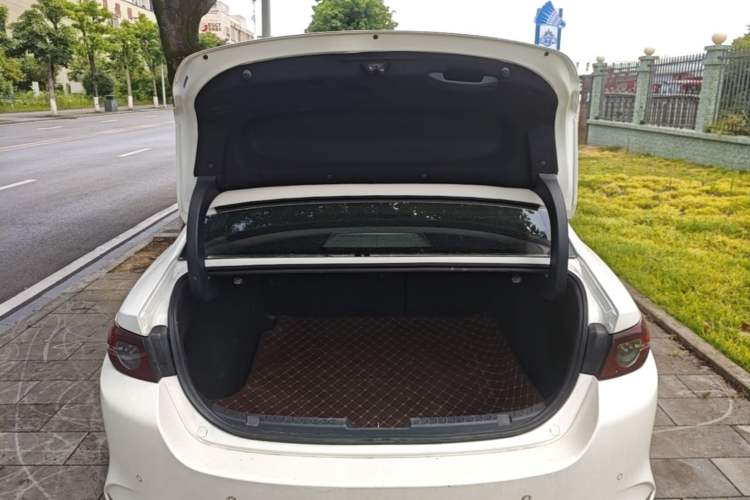 Used Mazda 3 Axela 2021 2.0L Automatic ZhiXuan Edition Trunk