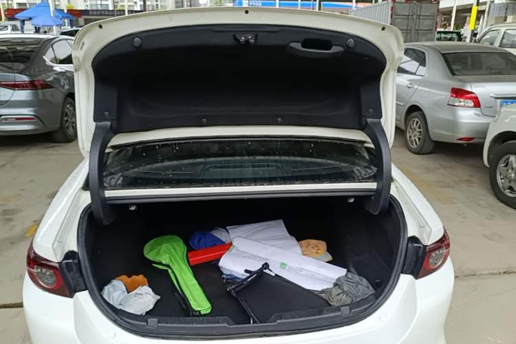 Used Mazda 3 Axela 2021 2.0L Automatic Zhiyao Edition Trunk