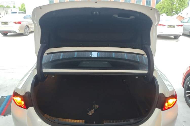 Used Mazda 3 Axela 2021 2.0L Automatic ZhiXuan Edition Trunk
