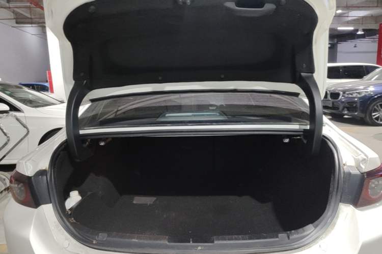 Used Mazda 3 Axela 2021 2.0L Automatic Zhiyao Edition Trunk