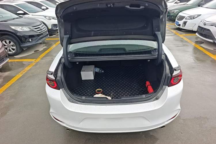 Used Mazda 3 Axela 2021 2.0L Automatic Zhiyao Edition Trunk