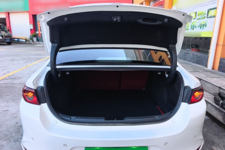 Used Mazda 3 Axela 2021 2.0L Automatic ZhiXuan Edition Trunk