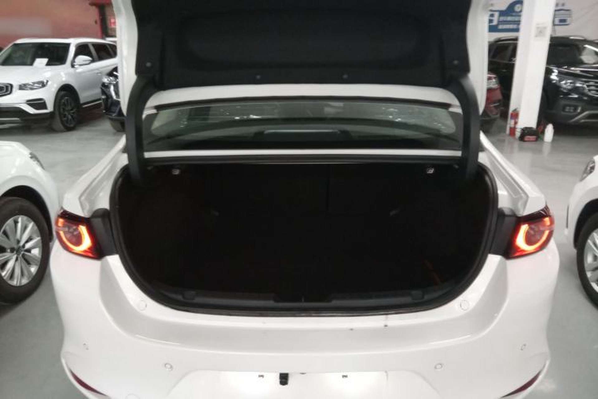 Used Mazda 3 Axela 2021 2.0L Automatic ZhiXuan Edition Trunk