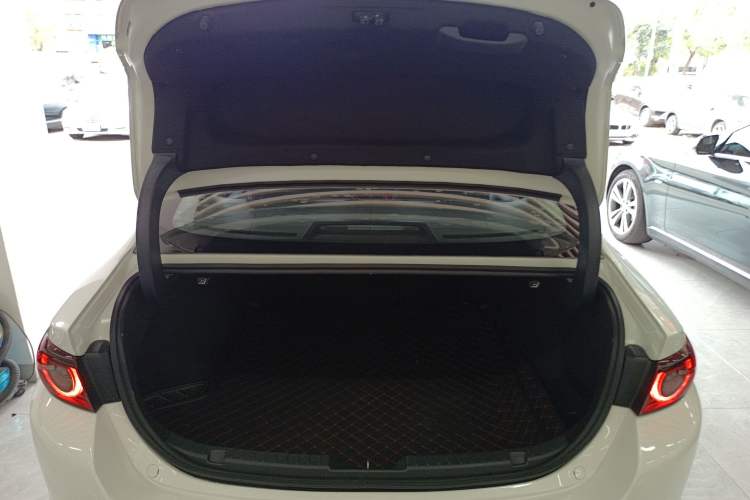 Used Mazda 3 Axela 2021 2.0L Automatic ZhiXuan Edition Trunk