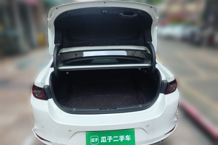 Used Mazda 3 Axela 2021 1.5L Automatic Luxury Version Trunk