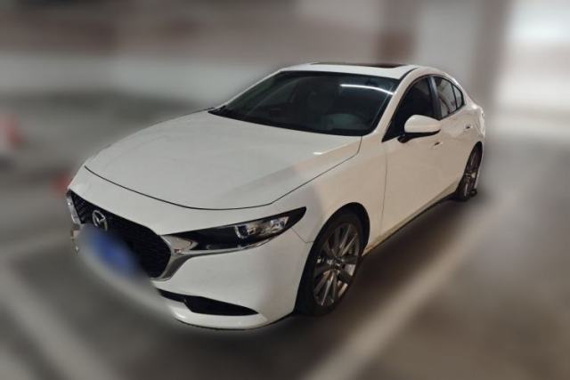 Ojetý Mazda 3 Axela 2021 2.0L Automatic Zhiya Edition