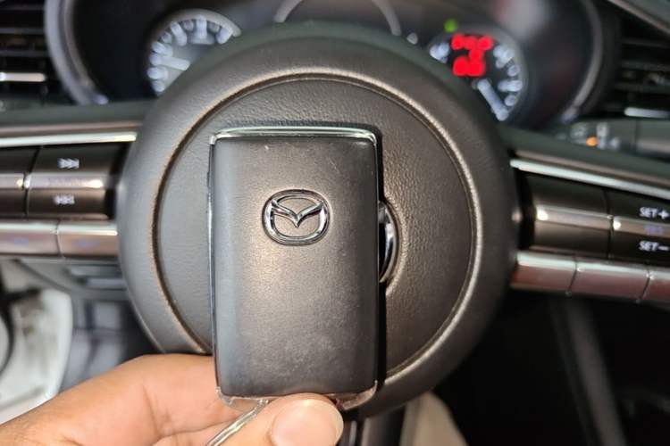 Used Mazda 3 Axela 2021 2.0L Automatic ZhiXuan Edition Vehicle Key