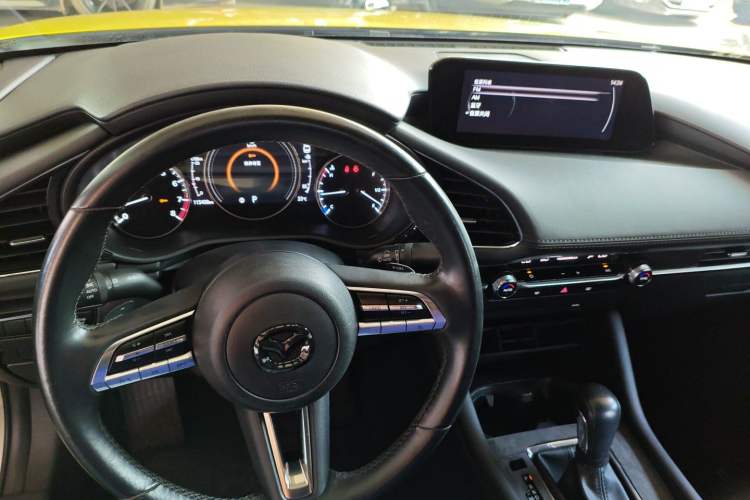 Used Mazda 3 Axela 2021 2.0L Automatic Zhiyao Edition Interior 2