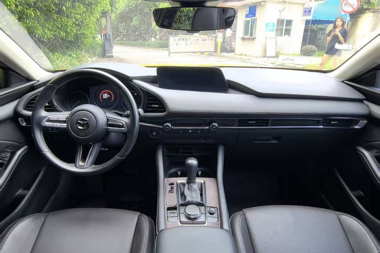 Used Mazda 3 Axela 2021 2.0L Automatic Zhiyao Edition Interior 4
