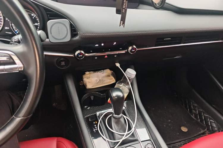 Used Mazda 3 Axela 2022 2.0L Automatic ZhiXuan Edition Audio And AC Panel