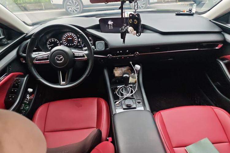 Used Mazda 3 Axela 2022 2.0L Automatic ZhiXuan Edition Center Console
