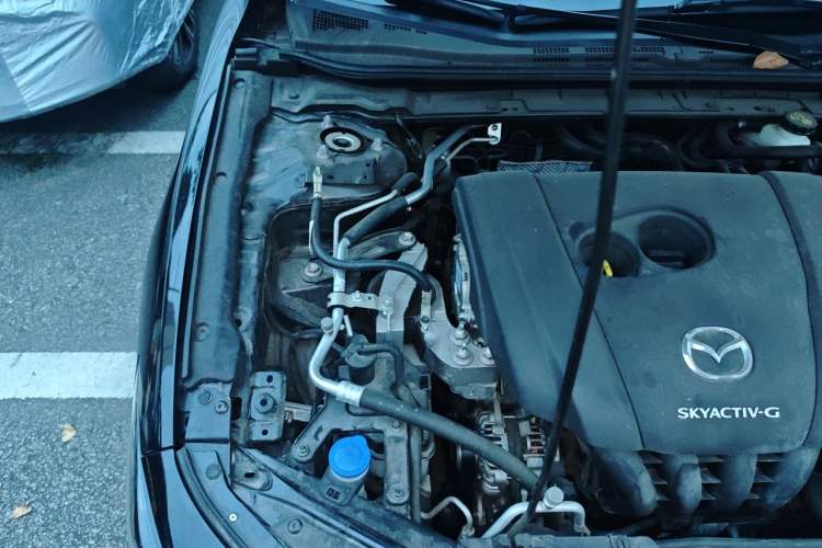 Used Mazda 3 Axela 2022 2.0L Automatic ZhiXuan Edition Engine Bay Right