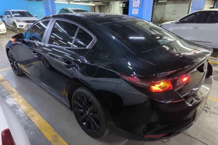 Used Mazda 3 Axela 2022 2.0L Automatic Premium Black Obsidian Edition Exterior 3