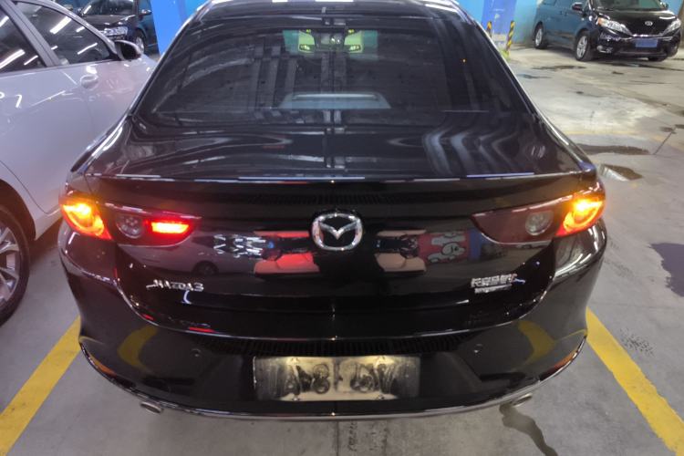 Used Mazda 3 Axela 2022 2.0L Automatic Premium Black Obsidian Edition Exterior 4