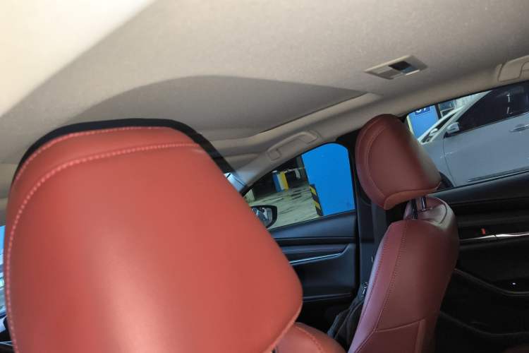 Used Mazda 3 Axela 2022 2.0L Automatic Premium Black Obsidian Edition Headliner