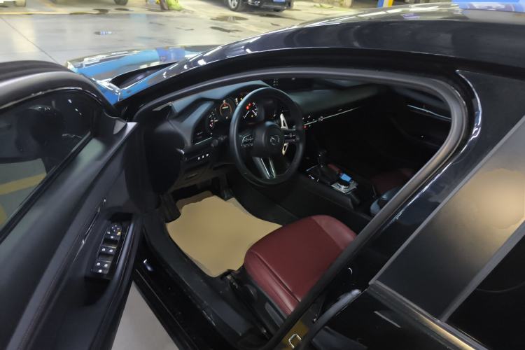 Used Mazda 3 Axela 2022 2.0L Automatic Premium Black Obsidian Edition Interior 3