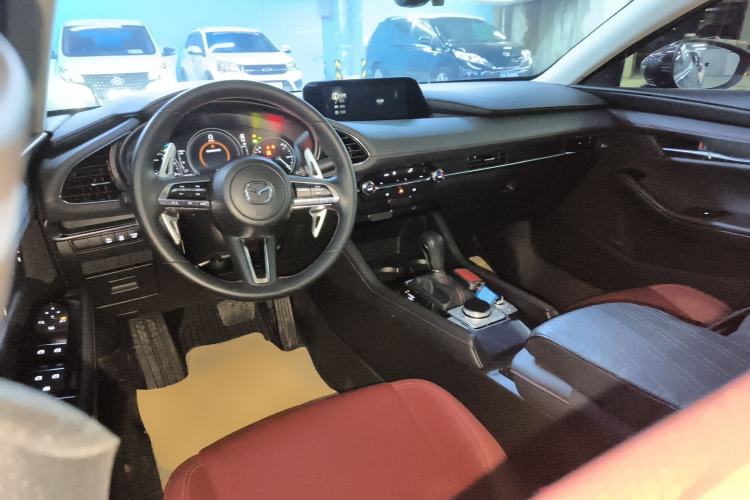 Used Mazda 3 Axela 2022 2.0L Automatic Premium Black Obsidian Edition Steering Wheel