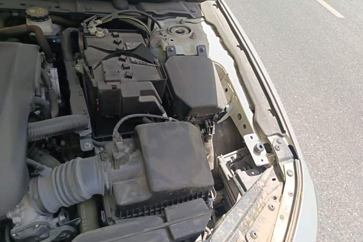 Used Mazda 3 Axela 2022 2.0L Automatic ZhiXuan Edition Engine Bay Left