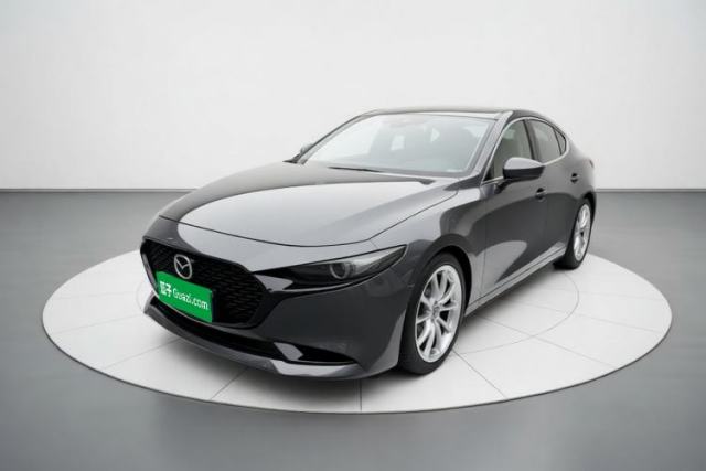 Ojetý Mazda 3 Axela 2022 2.0L Automatic Zhiya Edition