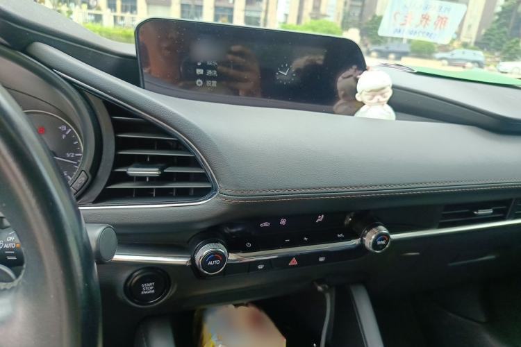 Used Mazda 3 Axela 2022 2.0L Automatic Zhiya Edition Audio And AC Panel