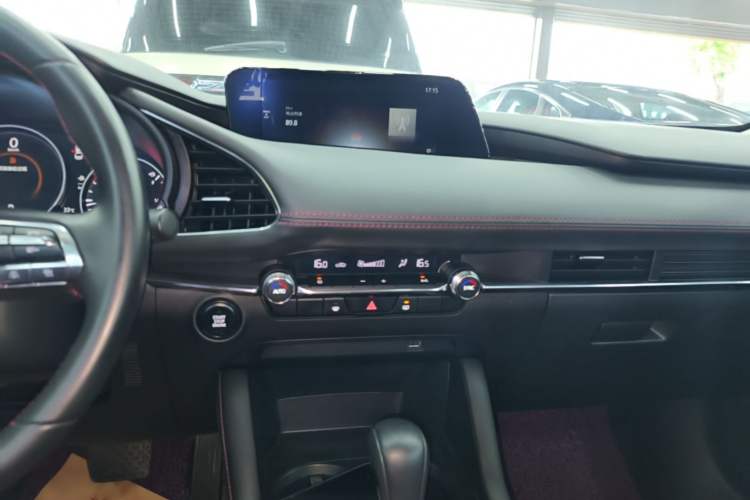 Used Mazda 3 Axela 2022 2.0L Automatic Premium Black Obsidian Edition Audio And AC Panel
