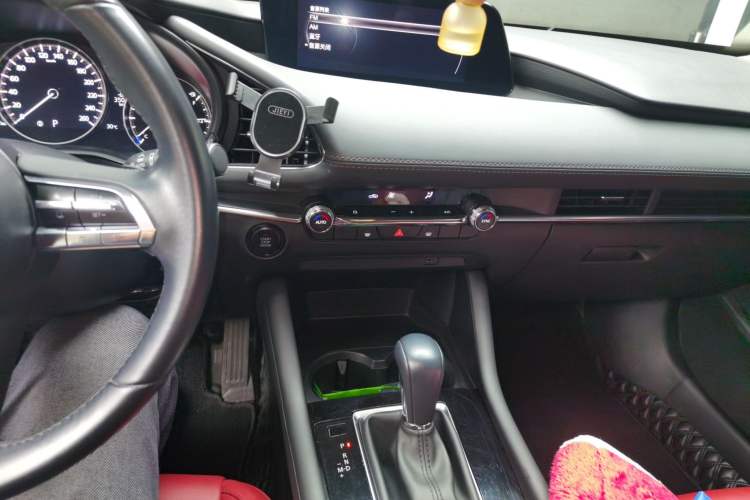 Used Mazda 3 Axela 2022 2.0L Automatic ZhiXuan Edition Audio And AC Panel
