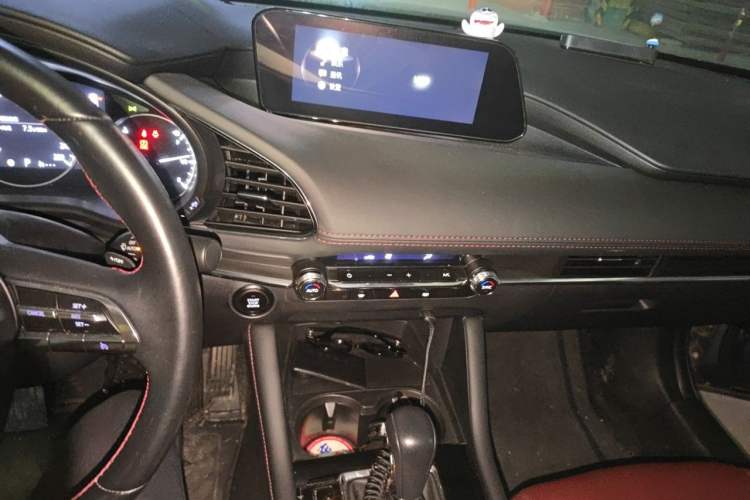 Used Mazda 3 Axela 2022 2.0L Automatic Zhiyao Obsidian Edition Audio And AC Panel