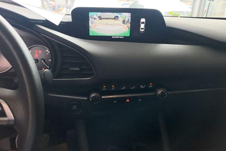 Used Mazda 3 Axela 2022 2.0L Automatic Zhiqing Edition Audio And AC Panel