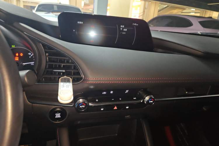 Used Mazda 3 Axela 2022 2.0L Automatic Premium Black Obsidian Edition Audio And AC Panel