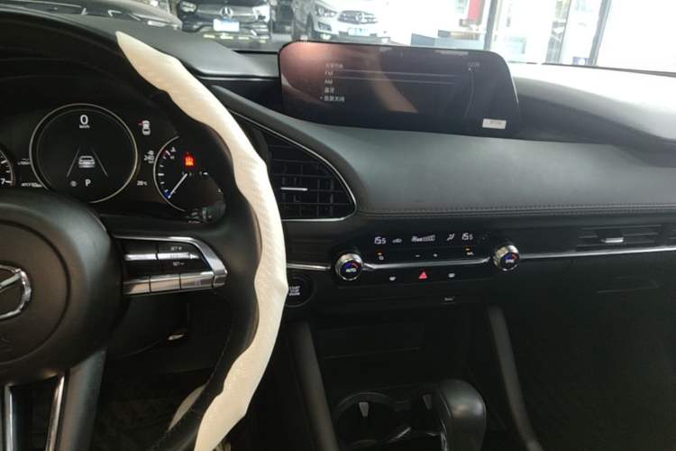 Used Mazda 3 Axela 2022 2.0L Automatic Zhiyao Edition Audio And AC Panel
