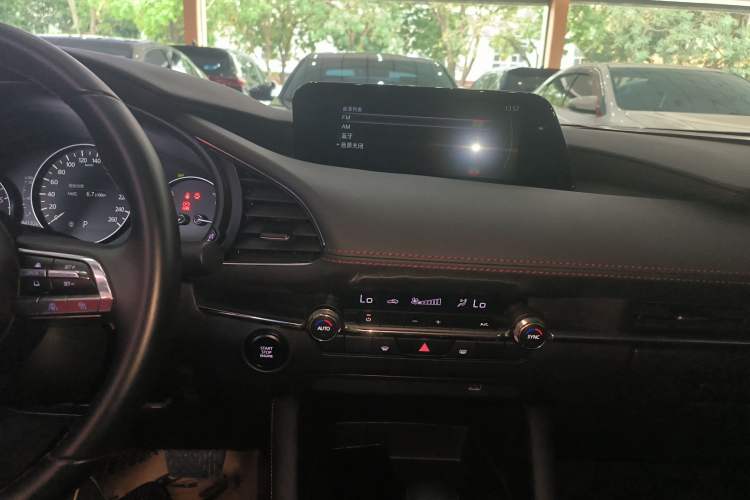 Used Mazda 3 Axela 2022 2.0L Automatic Premium Black Obsidian Edition Audio And AC Panel