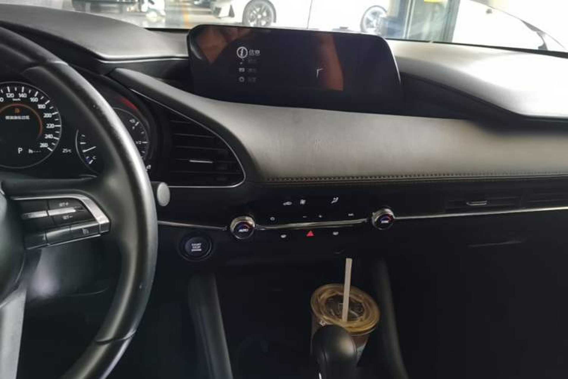 Used Mazda 3 Axela 2022 2.0L Automatic Zhiya Edition Audio And AC Panel