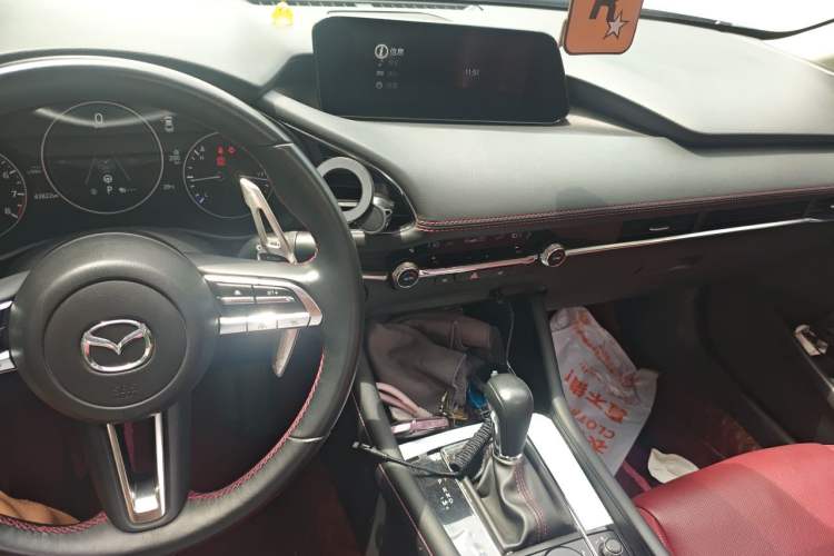 Used Mazda 3 Axela 2022 2.0L Automatic Zhi Rui Obsidian Edition Audio And AC Panel