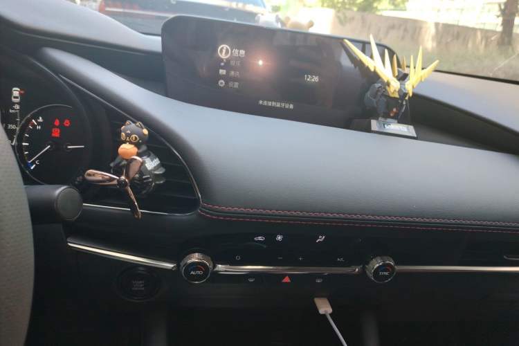 Used Mazda 3 Axela 2022 2.0L Automatic Zhiya Edition Audio And AC Panel