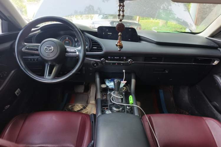 Used Mazda 3 Axela 2022 2.0L Automatic Premium Black Obsidian Edition Center Console