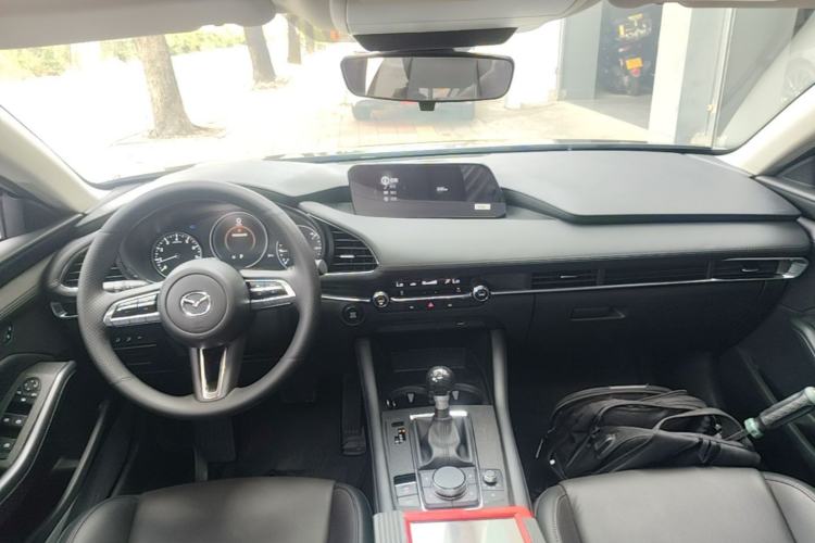 Used Mazda 3 Axela 2022 2.0L Automatic Zhi Rui Edition Center Console