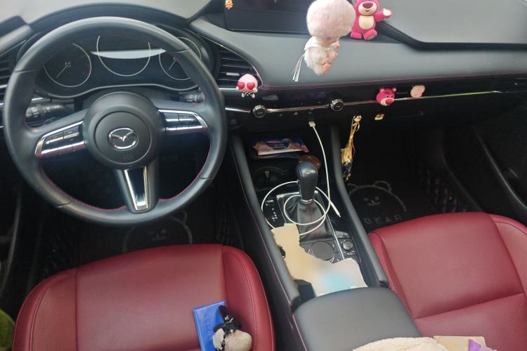 Used Mazda 3 Axela 2022 2.0L Automatic Zhi Rui Edition Center Console