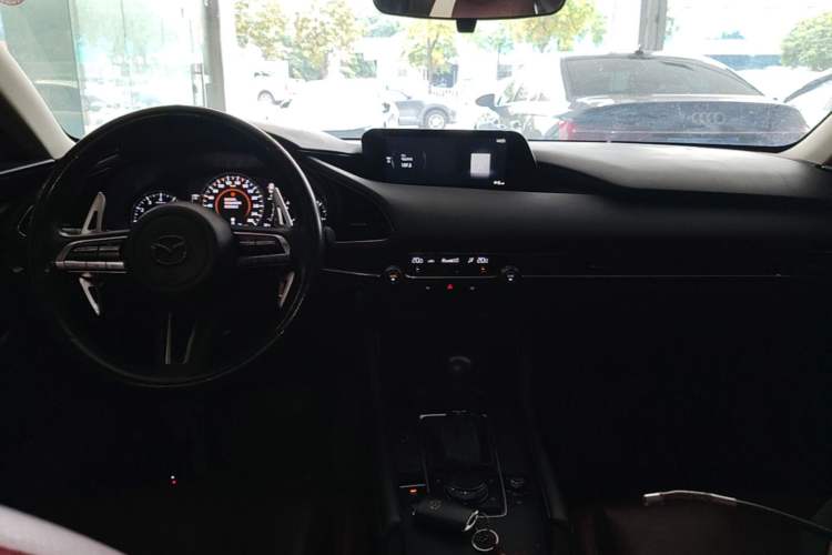 Used Mazda 3 Axela 2022 2.0L Automatic Premium Black Obsidian Edition Center Console