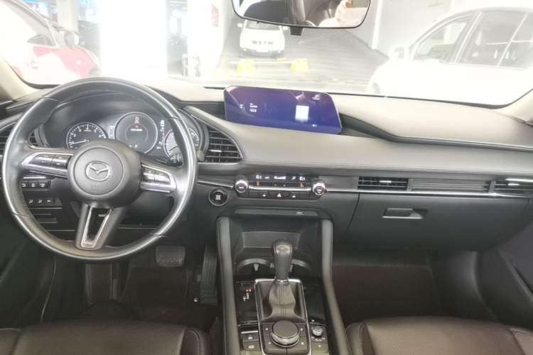 Used Mazda 3 Axela 2022 2.0L Automatic Zhi Rui Edition Center Console