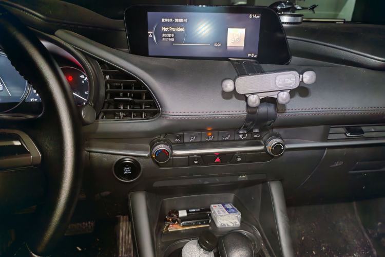 Used Mazda 3 Axela 2022 2.0L Automatic Zhiqing Edition Center Console
