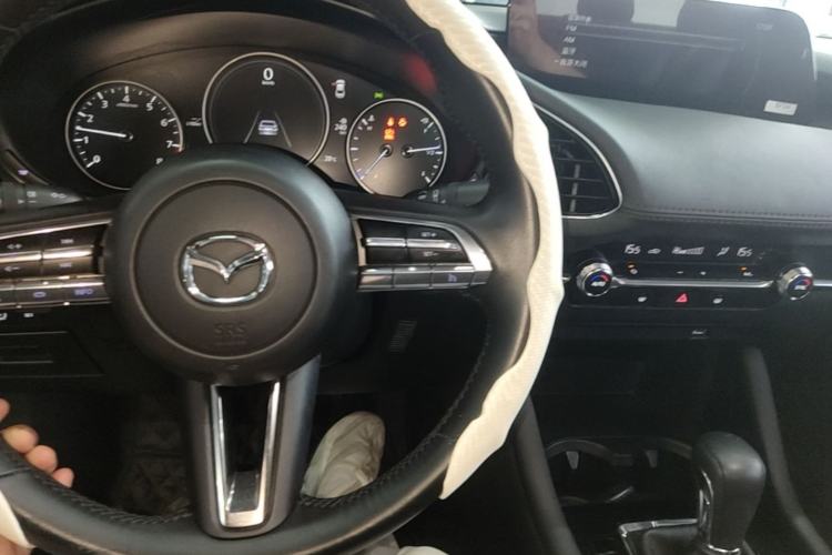Used Mazda 3 Axela 2022 2.0L Automatic Zhiyao Edition Center Console