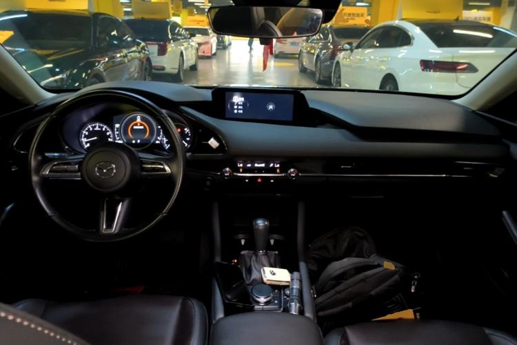 Used Mazda 3 Axela 2022 2.0L Automatic Zhiyao Edition Center Console
