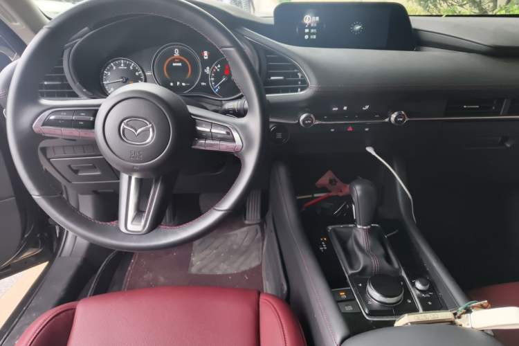 Used Mazda 3 Axela 2022 2.0L Automatic Premium Black Obsidian Edition Center Console