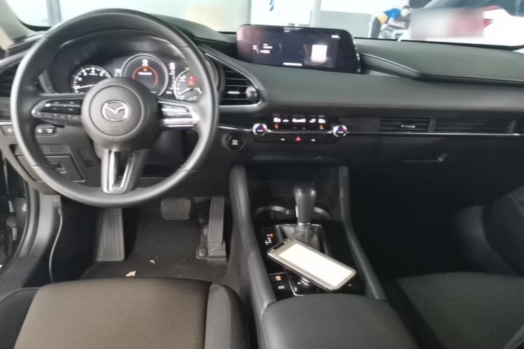 Used Mazda 3 Axela 2022 2.0L Automatic ZhiXuan Edition Center Console