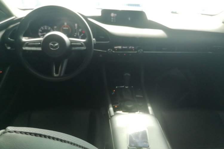 Used Mazda 3 Axela 2022 2.0L Automatic Zhiya Edition Center Console