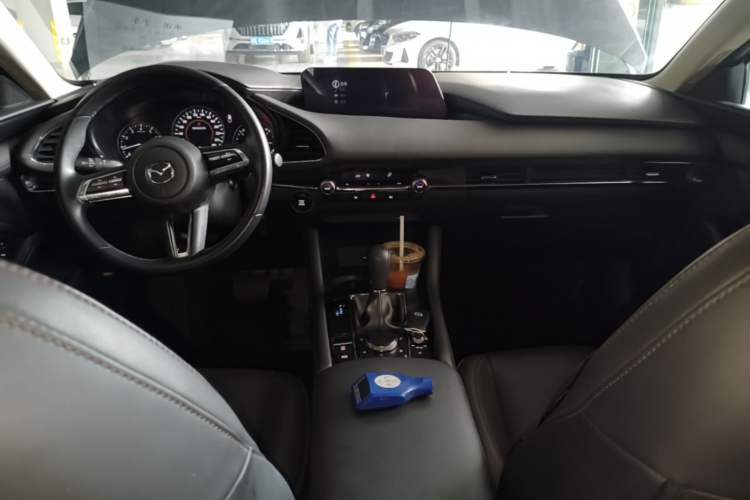Used Mazda 3 Axela 2022 2.0L Automatic Zhiya Edition Center Console
