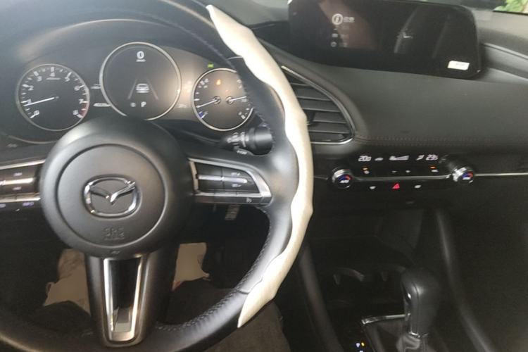 Used Mazda 3 Axela 2022 2.0L Automatic Zhiyao Edition Center Console