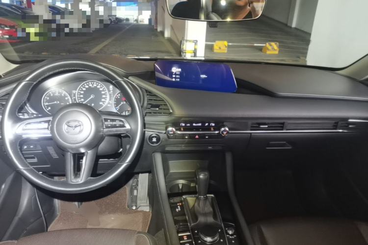 Used Mazda 3 Axela 2022 2.0L Automatic Zhi Rui Edition Center Console