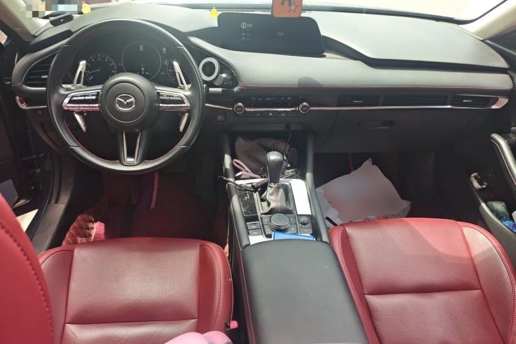 Used Mazda 3 Axela 2022 2.0L Automatic Zhi Rui Obsidian Edition Center Console