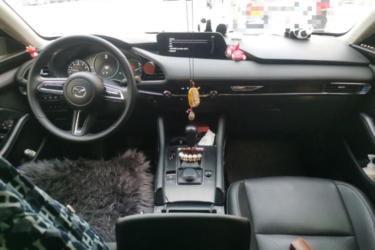 Used Mazda 3 Axela 2022 2.0L Automatic Zhiyao Edition Center Console
